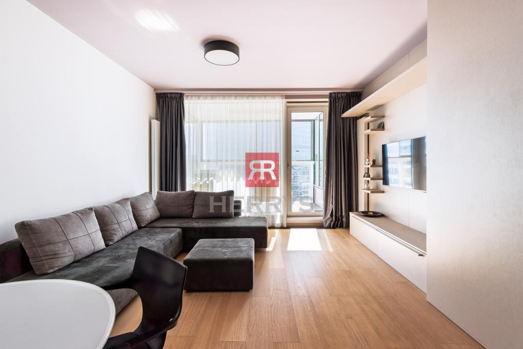 HERRYS - Na predaj slnečný dizajnový 2 izbový byt s parkovaním v Panorama City