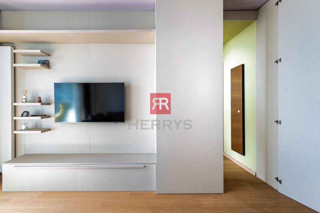 HERRYS - Na predaj slnečný dizajnový 2 izbový byt s parkovaním v Panorama City