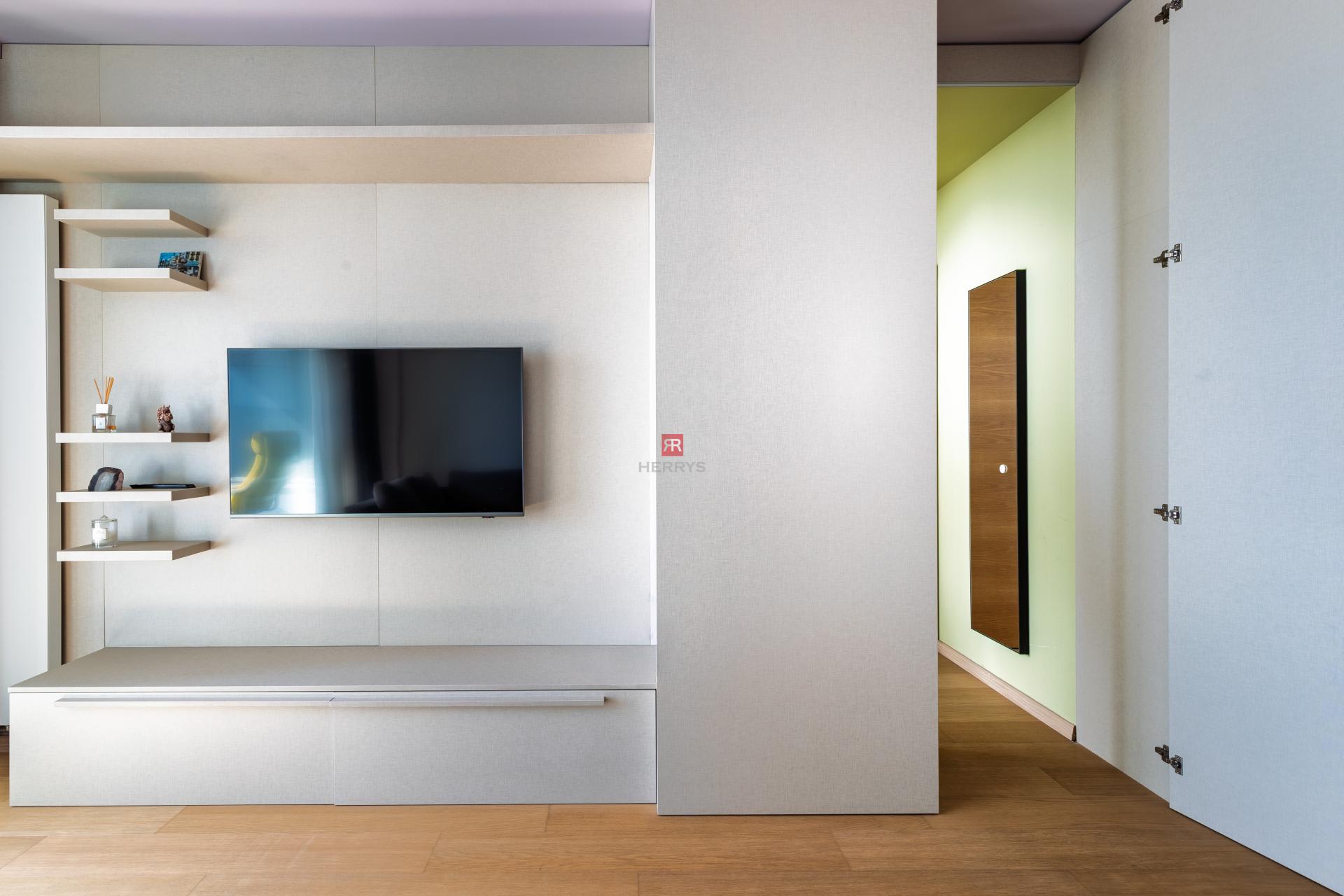 HERRYS - For sale sunny designer 2-room apartment with parking in Panorama City
