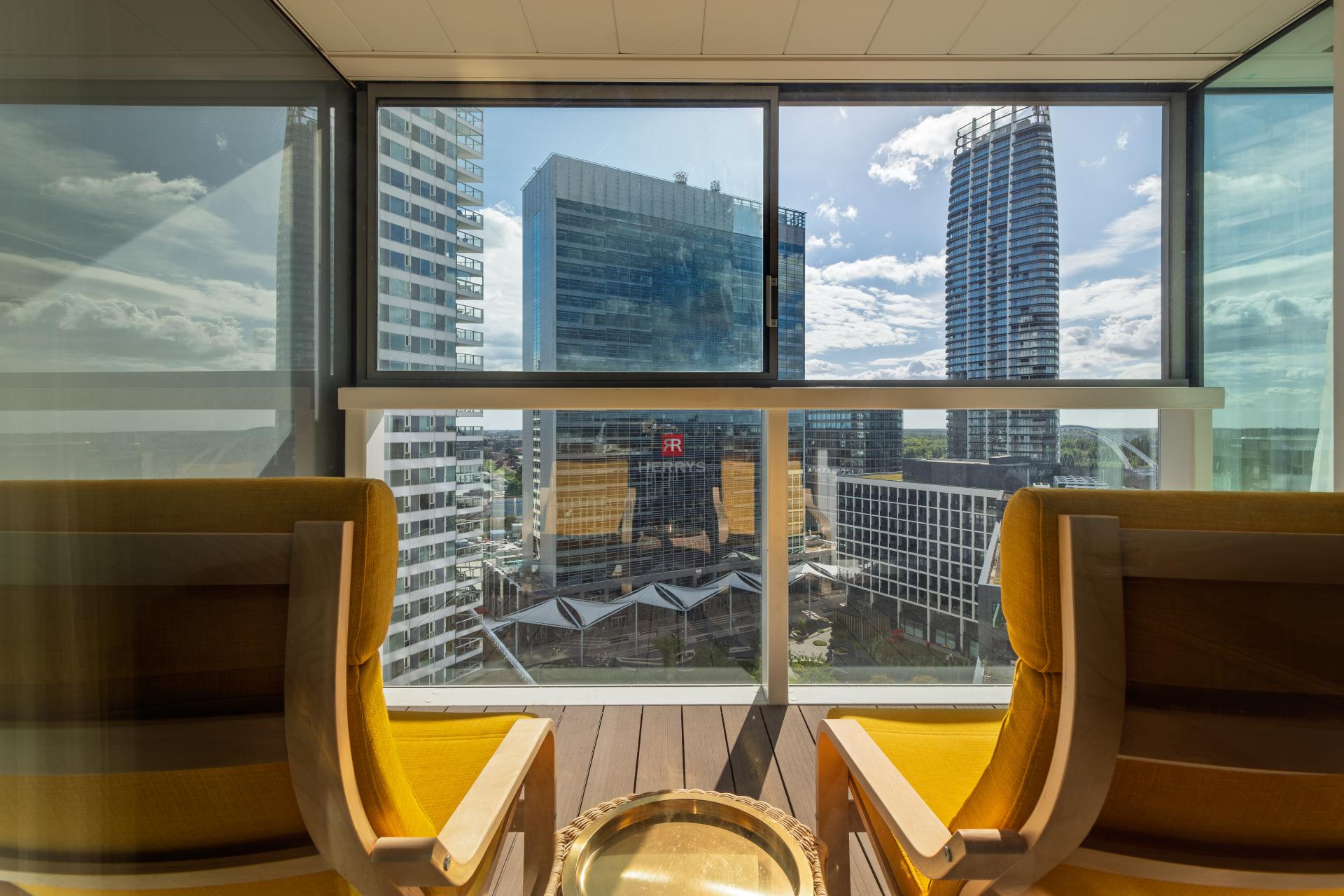 HERRYS - For sale sunny designer 2-room apartment with parking in Panorama City
