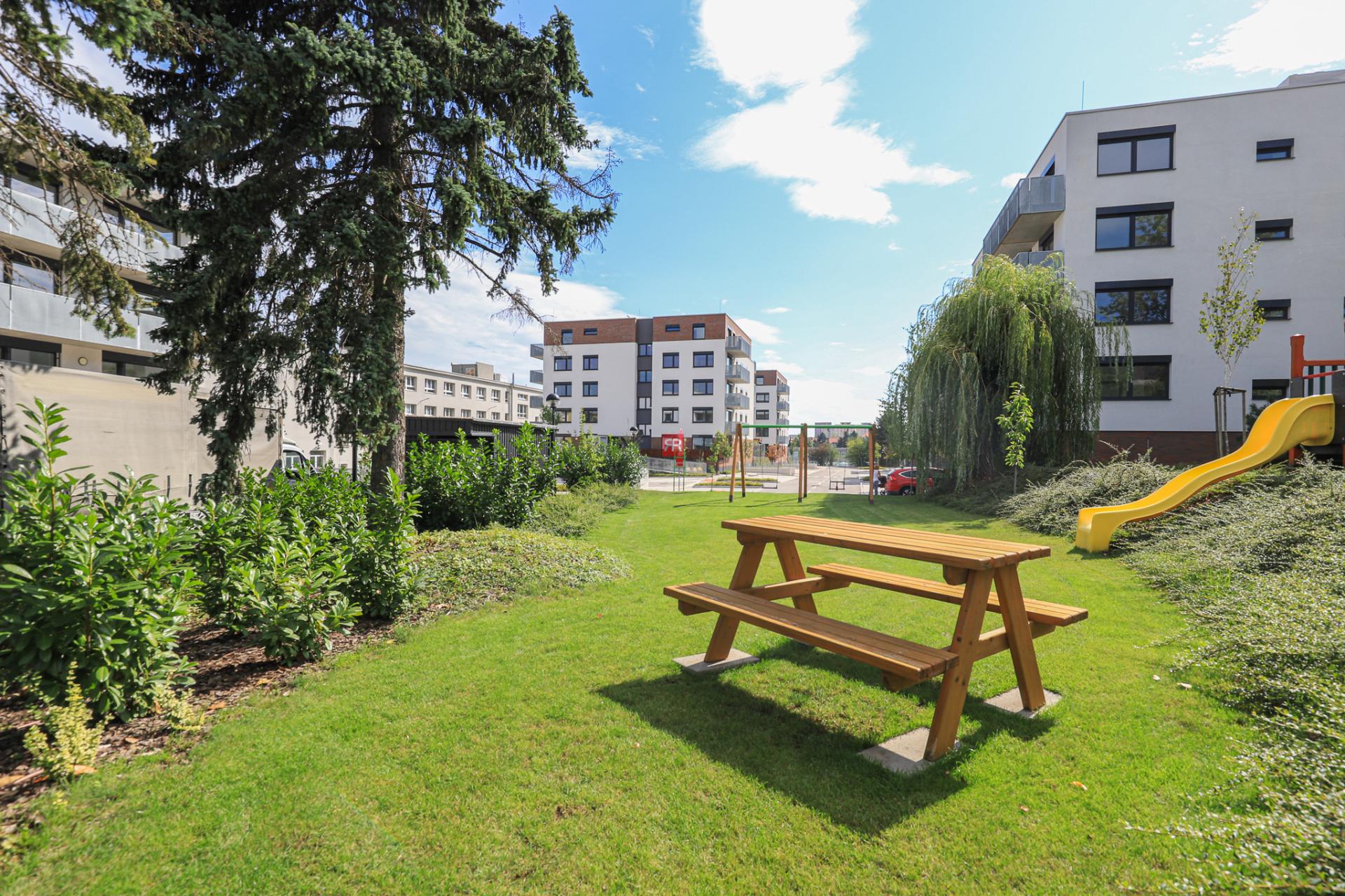 HERRYS - For sale a retail in a residential project POD VINICOU