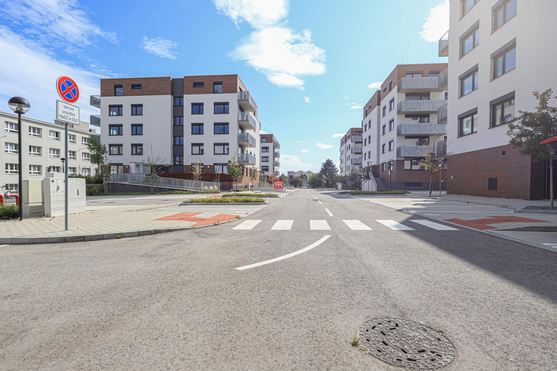 HERRYS - For sale a retail in a residential project POD VINICOU