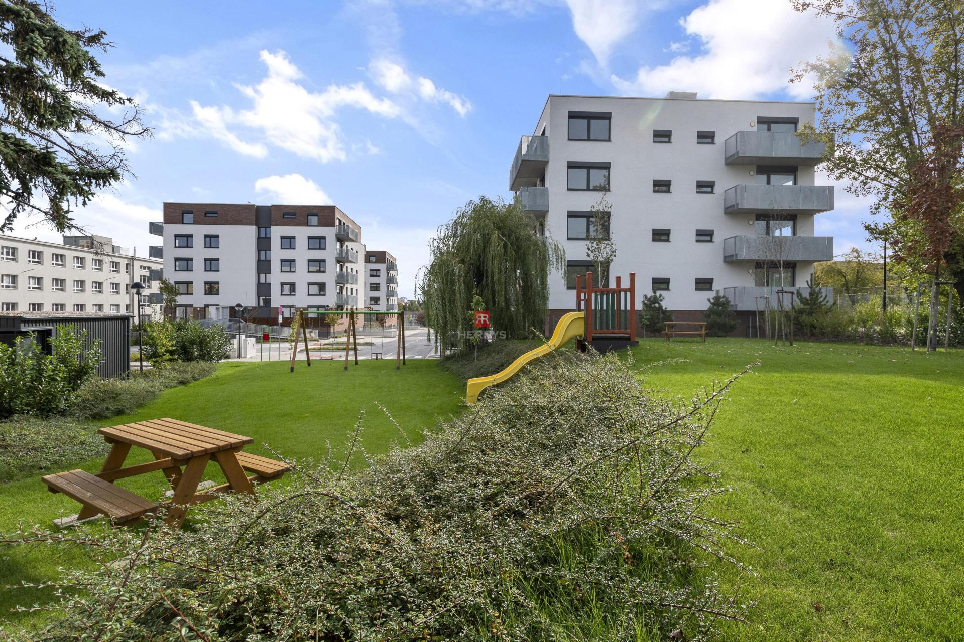 HERRYS - For sale a retail in a residential project POD VINICOU