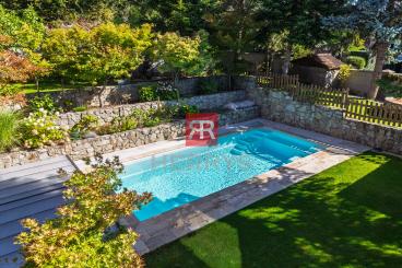 HERRYS - For sale spacious 6-room family house with swimming pool and wine cellar