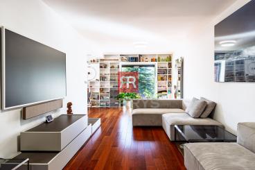HERRYS - For sale spacious 6-room family house with swimming pool and wine cellar