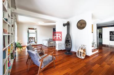 HERRYS - For sale spacious 6-room family house with swimming pool and wine cellar