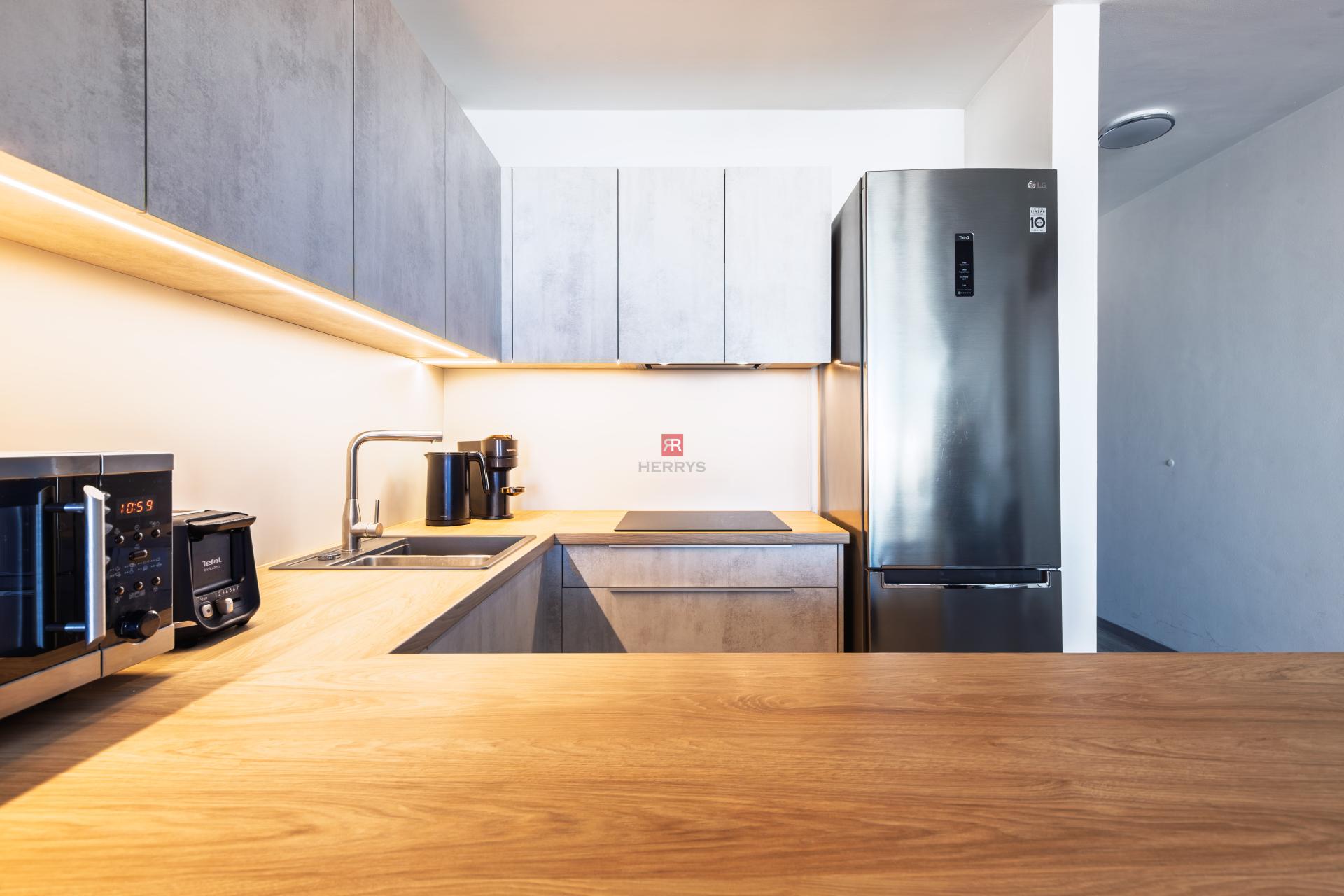 HERRYS - Spacious 3-room apartment for sale in the popular III Tower project