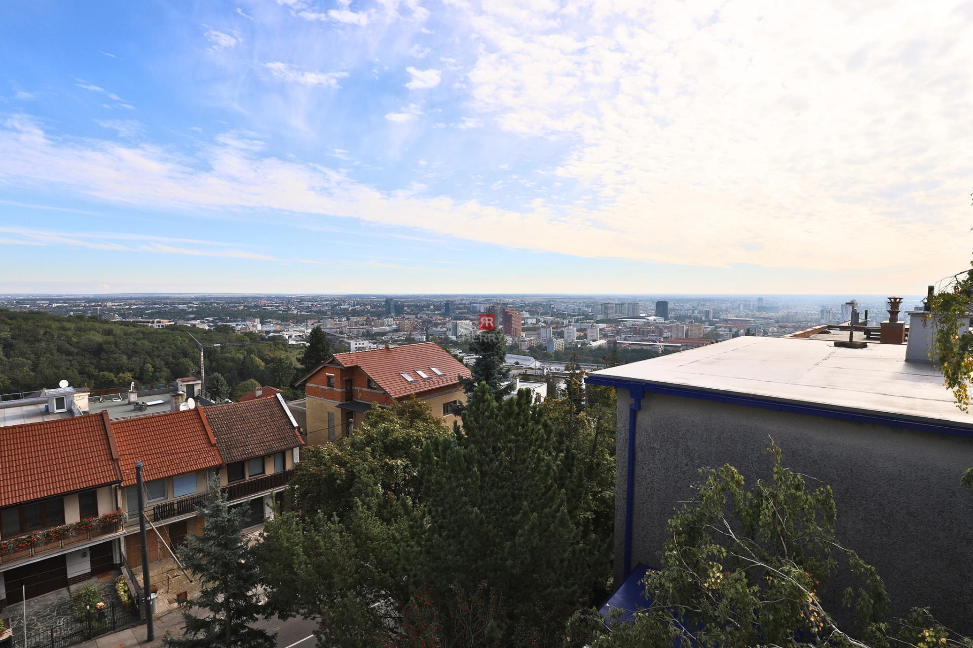 HERRYS - Unique 4-room apartment with terrace for rent in a family house in Koliba
