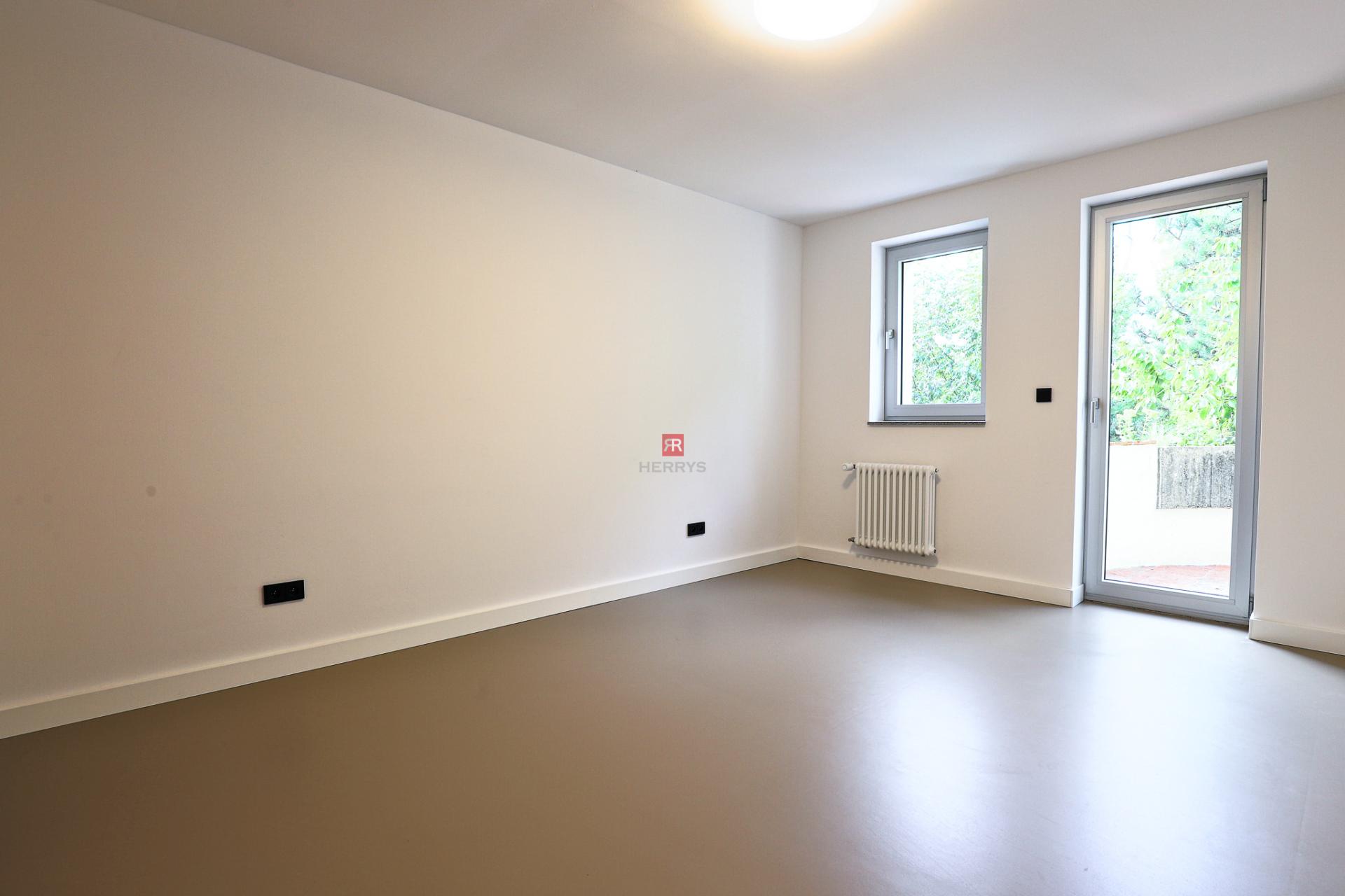 HERRYS - Unique 4-room apartment with terrace for rent in a family house in Koliba