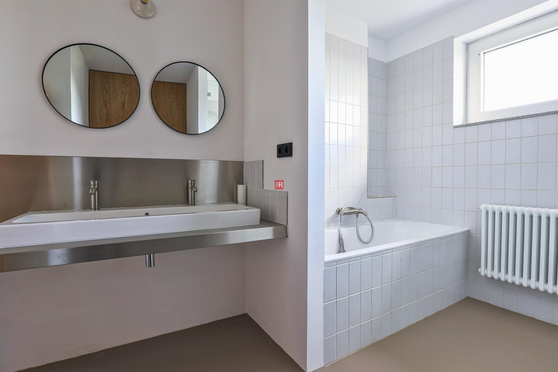 HERRYS - Unique 4-room apartment with terrace for rent in a family house in Koliba