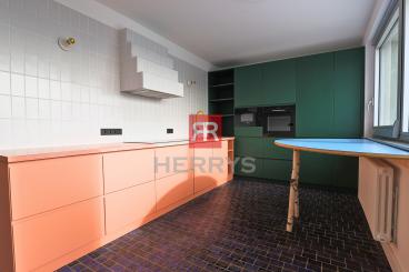 HERRYS - Unique 4-room apartment with terrace for rent in a family house in Koliba