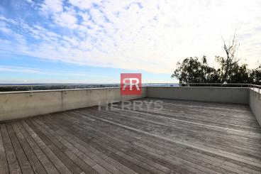 HERRYS - Unique 4-room apartment with terrace for rent in a family house in Koliba