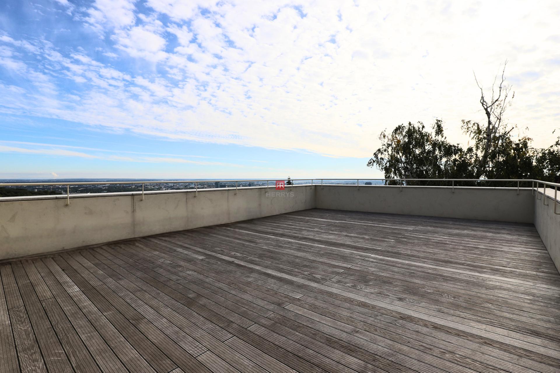 HERRYS - Unique 4-room apartment with terrace for rent in a family house in Koliba