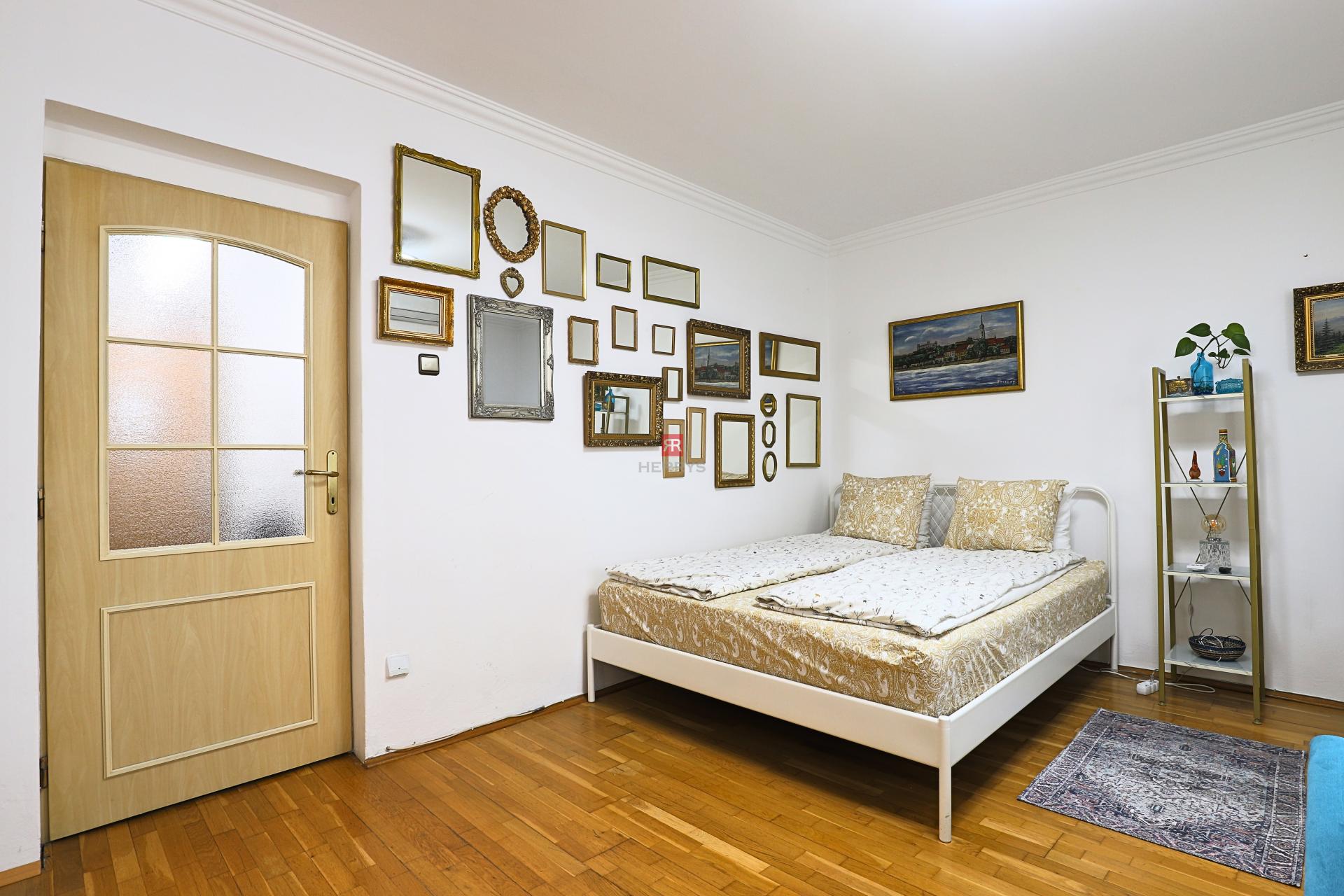 HERRYS - Cozy 1-room apartment for rent in the Old Town on Palackého Street