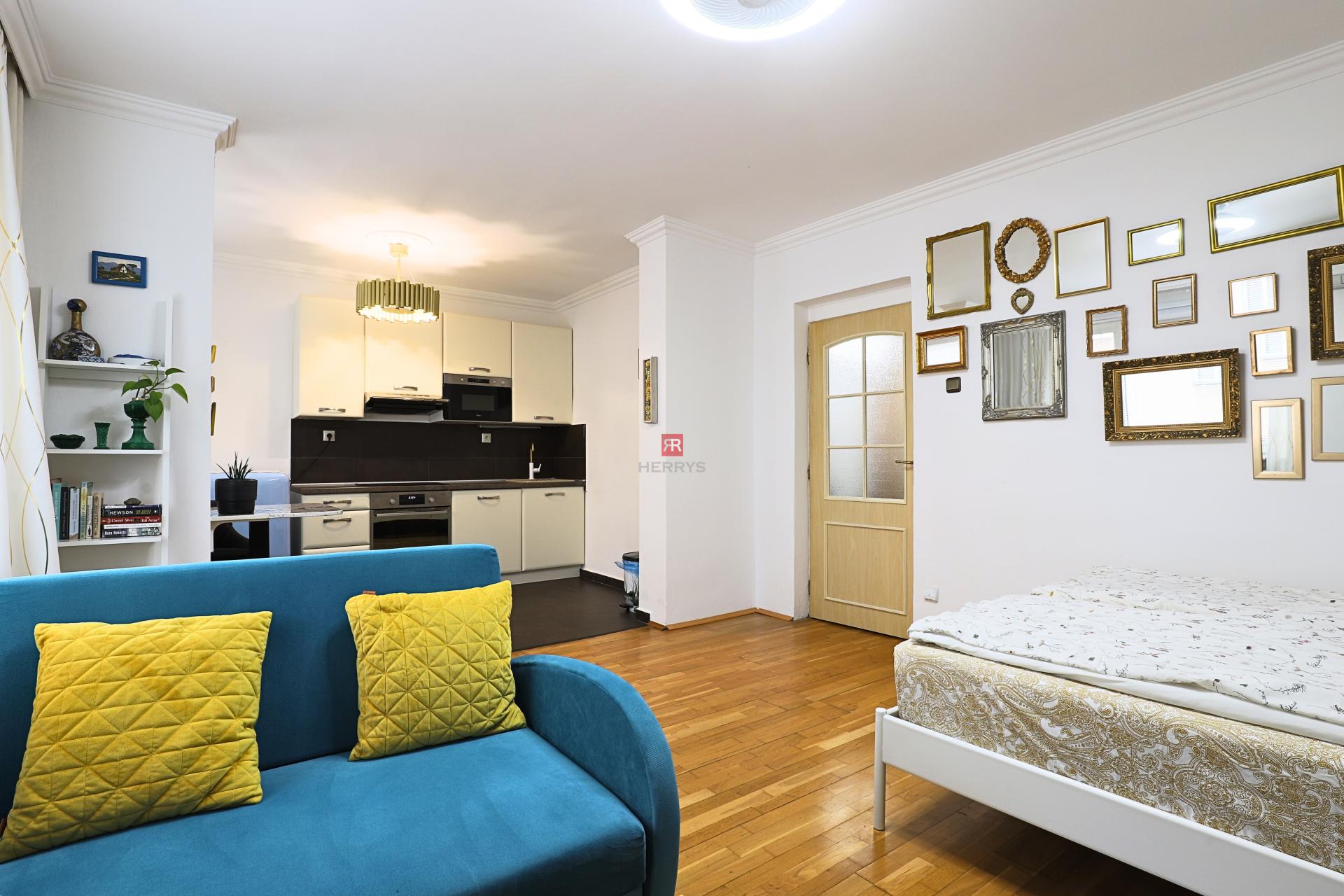HERRYS - Cozy 1-room apartment for rent in the Old Town on Palackého Street