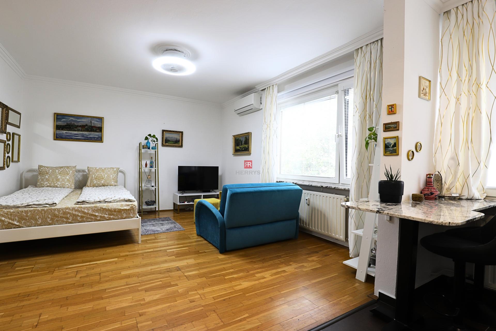 HERRYS - Cozy 1-room apartment for rent in the Old Town on Palackého Street