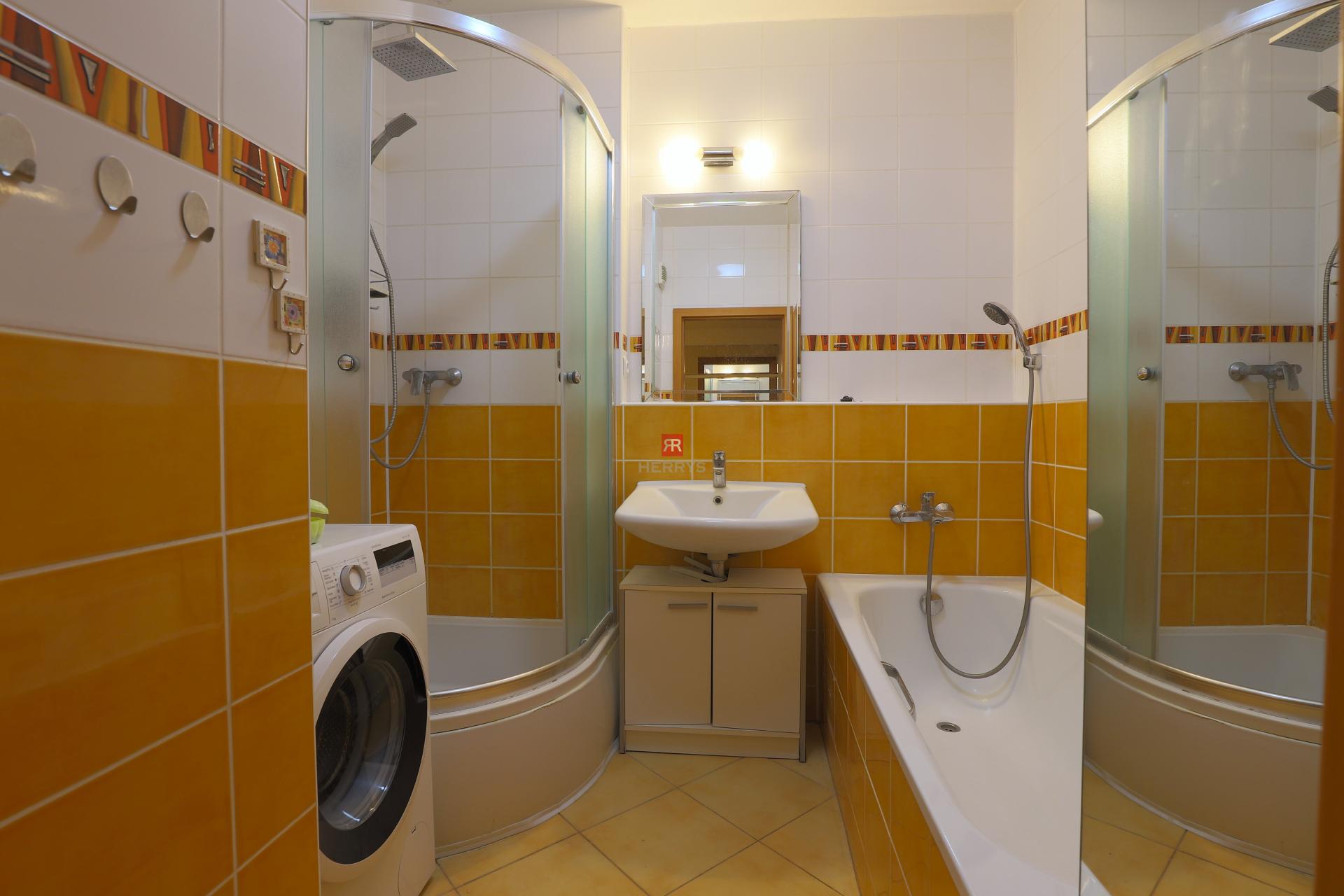 HERRYS - Fully furnished 2.5 room apartment for rent in Kramáre