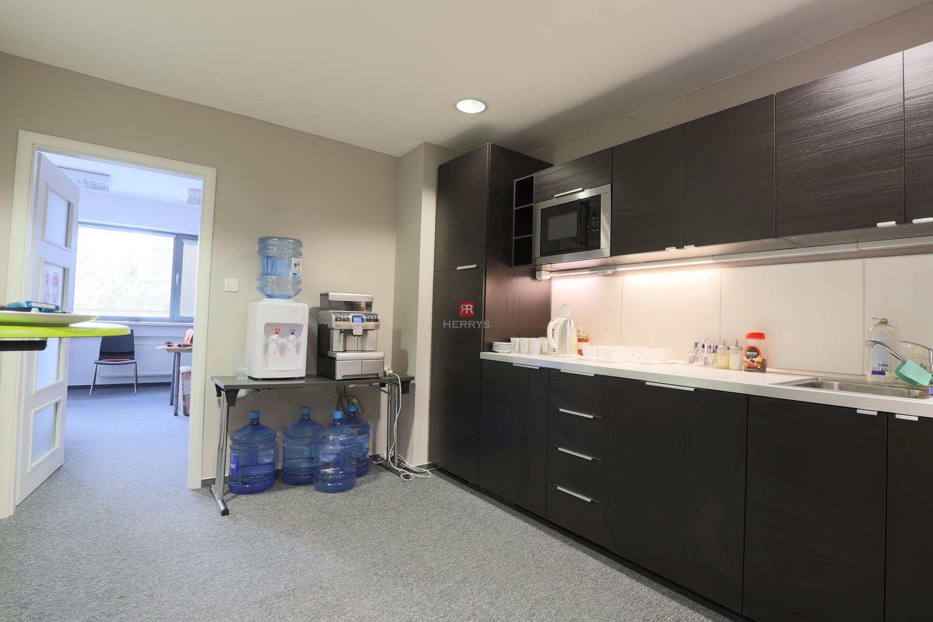 HERRYS - For rent 110 m2 office in Ružinov