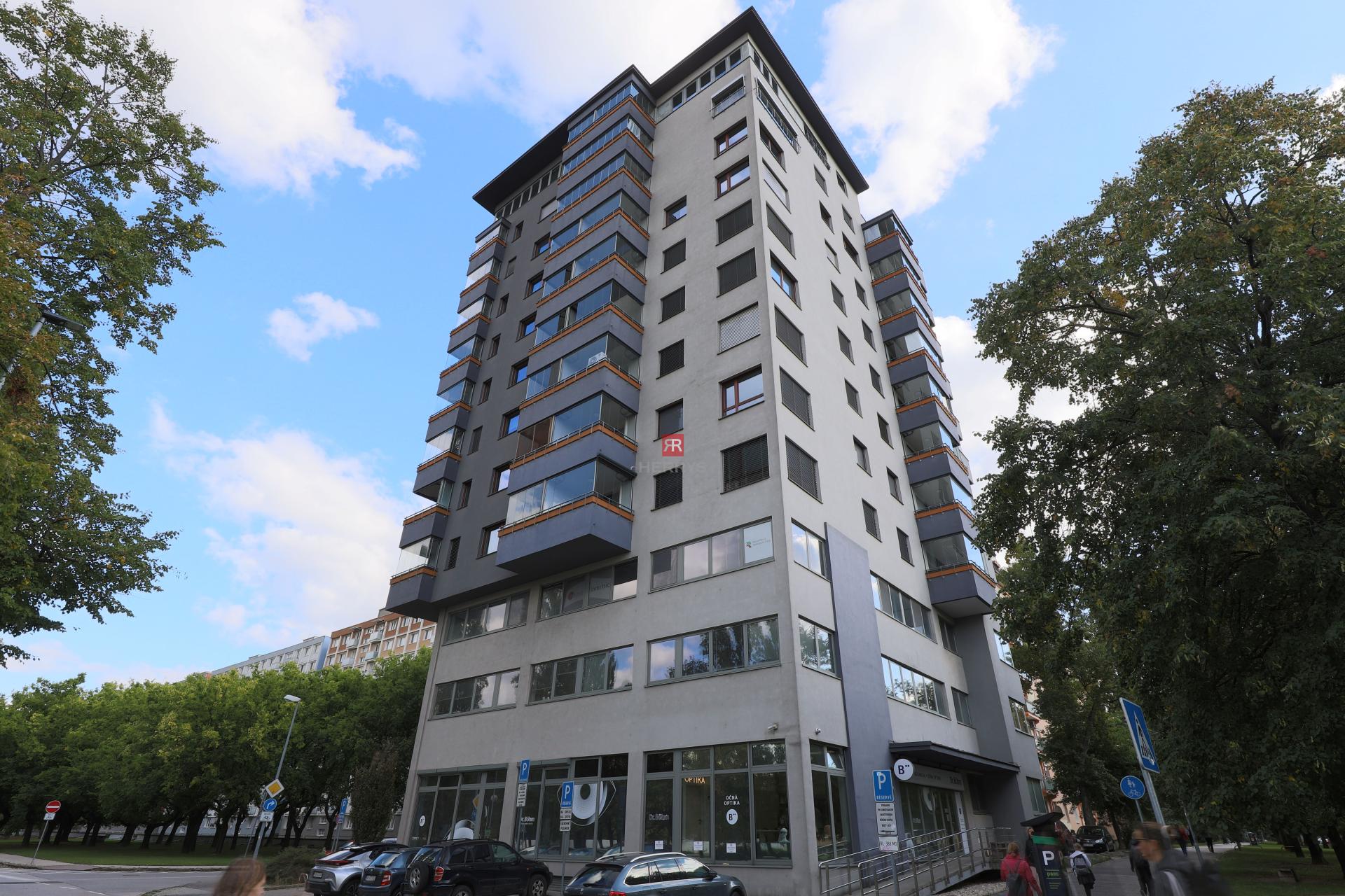 &nbsp;HERRYS - Na prenájom 110 m2 kancelária v Ružinove&nbsp;