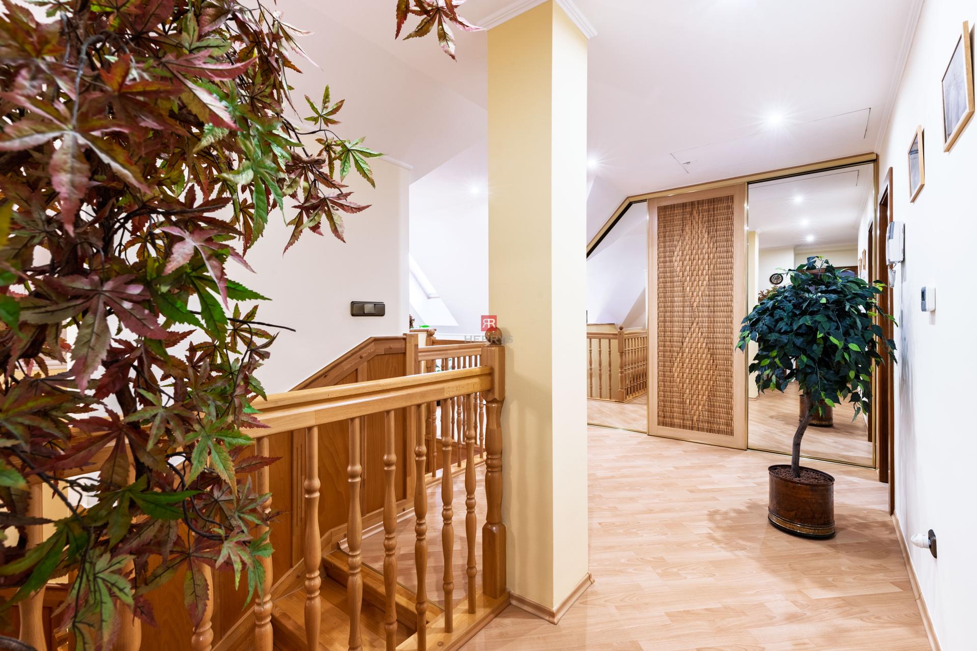 HERRYS - For sale an 6-room family house with a swimming pool and a tennis court in Pezinok