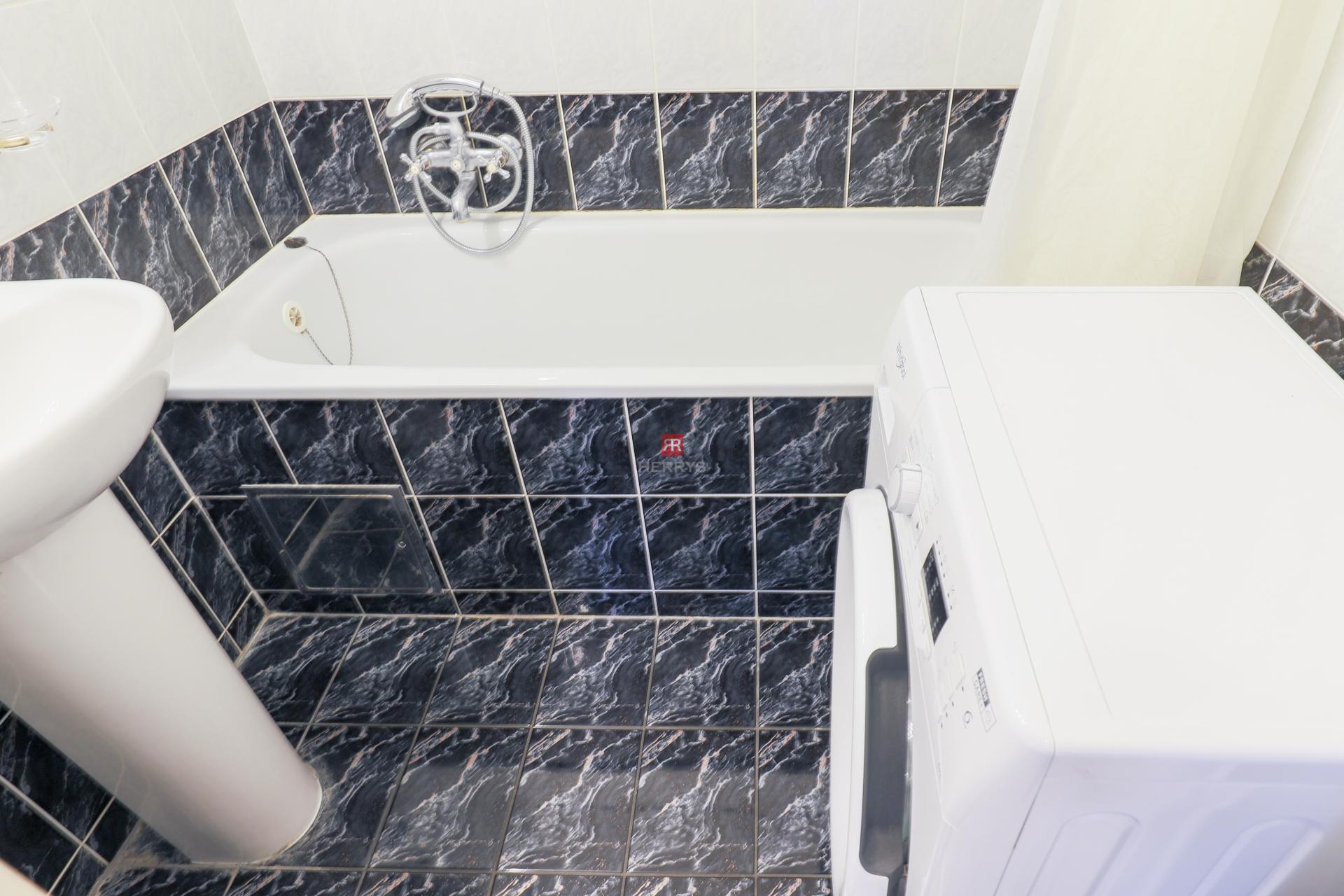 HERRYS – Spacious 1-Bedroom Apartment with Loggia and Beautiful View for Rent on Machnáč Hill