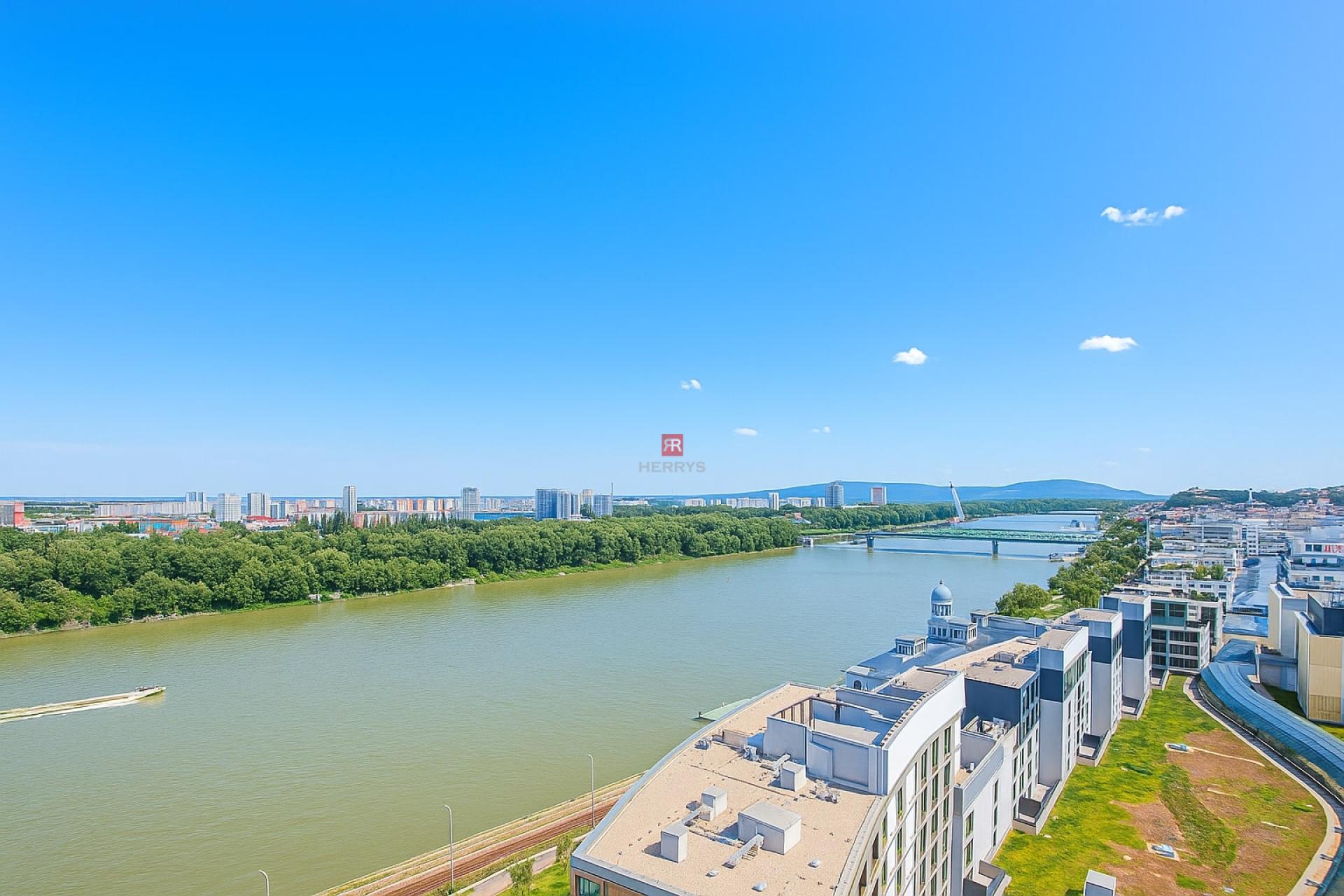 HERRYS – Na prenájom 2 izbový byt s výhľadom na Dunaj, v&nbsp;najvyššom mrakodrape Eurovea Tower
