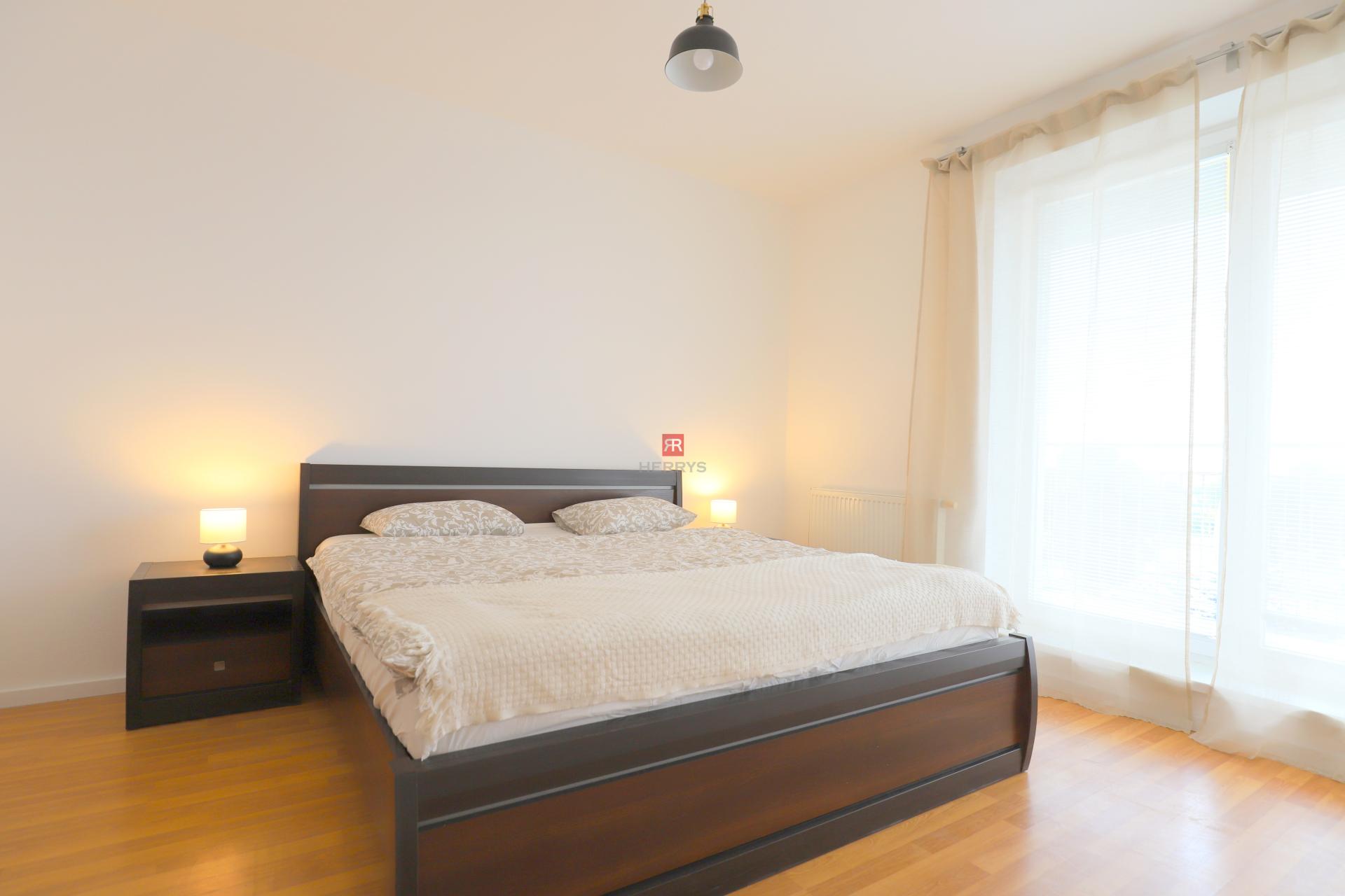 HERRYS - Na prenájom slnečný 2 izbový byt s veľkou loggiou a parkovacím státím