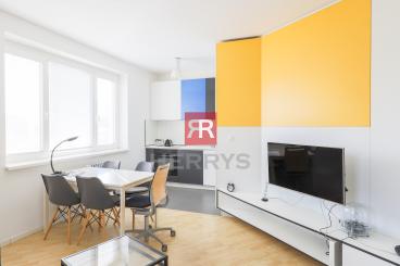 HERRYS – Na prenájom 2-izbový byt s garážovým státím na Kramároch