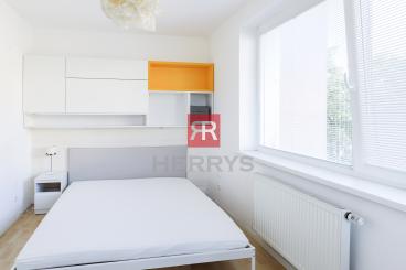 HERRYS – Na prenájom 2-izbový byt s garážovým státím na Kramároch