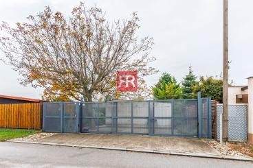 Na predaj exkluzívny rekreačný dom s vlastnou plážou v lokalite jazero Nové Košariská