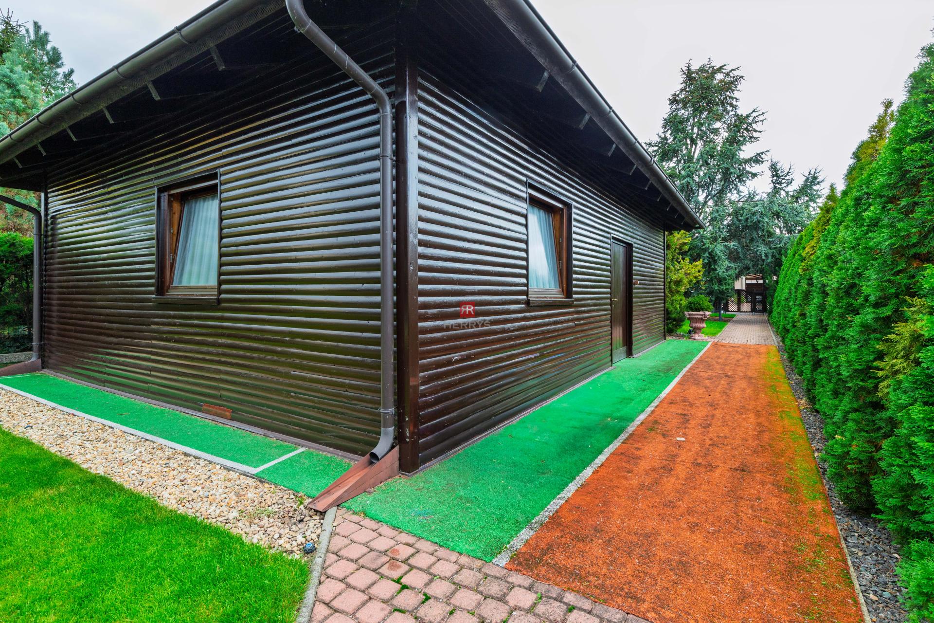 HERRYS - For sale an 6-room family house with a swimming pool and a tennis court in Pezinok