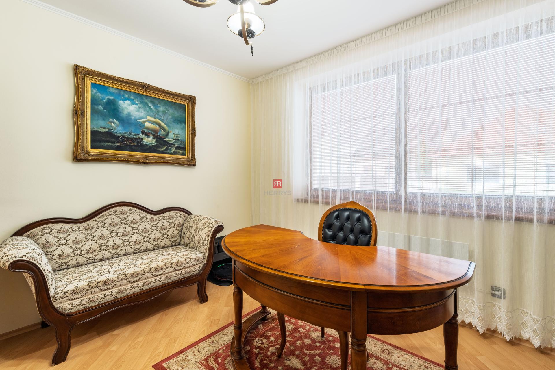 HERRYS - For sale an 6-room family house with a swimming pool and a tennis court in Pezinok