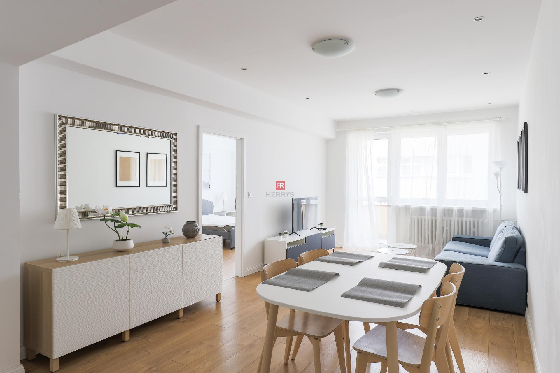 HERRYS – Spacious and Sunny 1-Bedroom Apartment for Rent After Complete Renovation in the City Center on Blumentálska Street&nbsp;