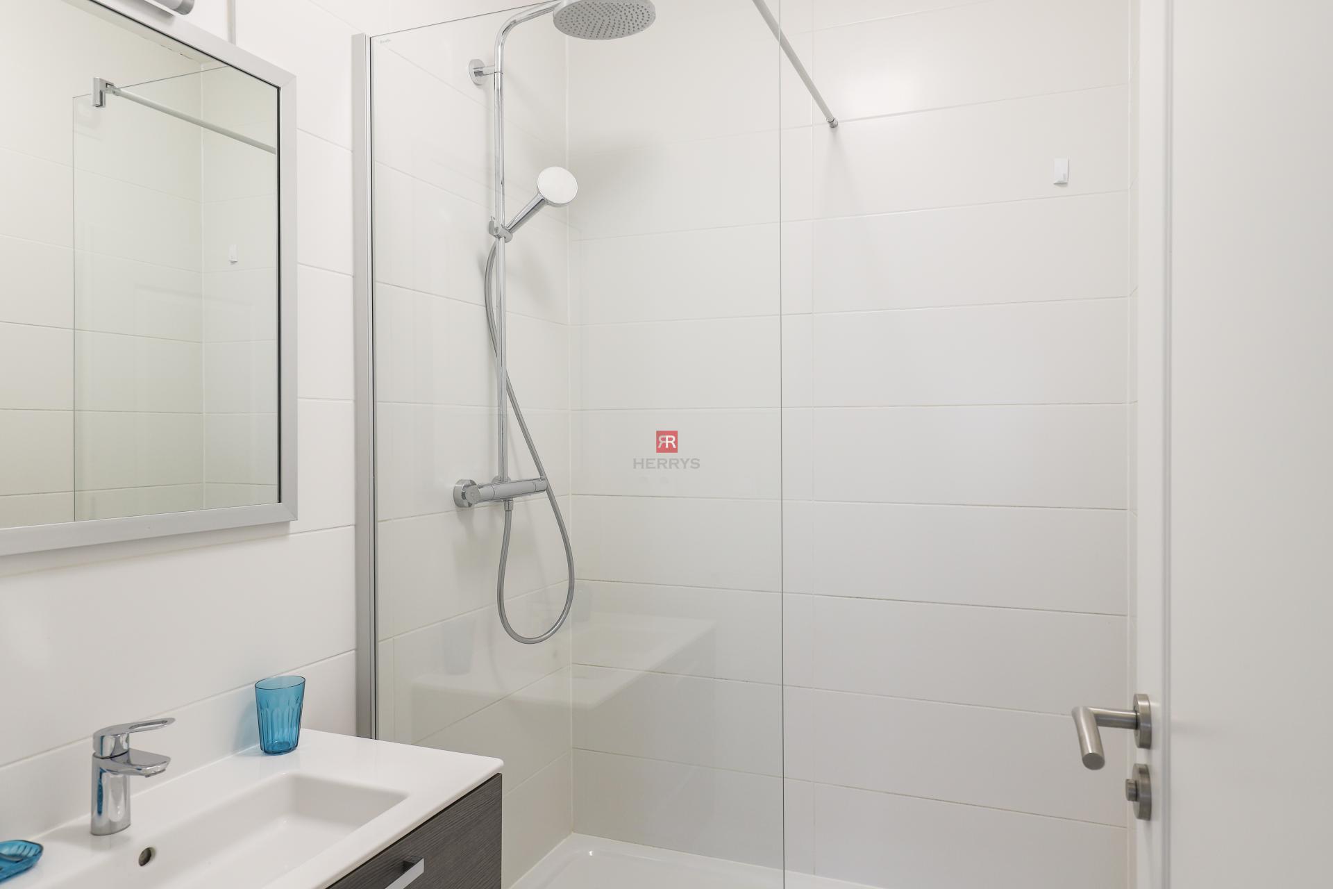 HERRYS – Spacious and Sunny 1-Bedroom Apartment for Rent After Complete Renovation in the City Center on Blumentálska Street&nbsp;
