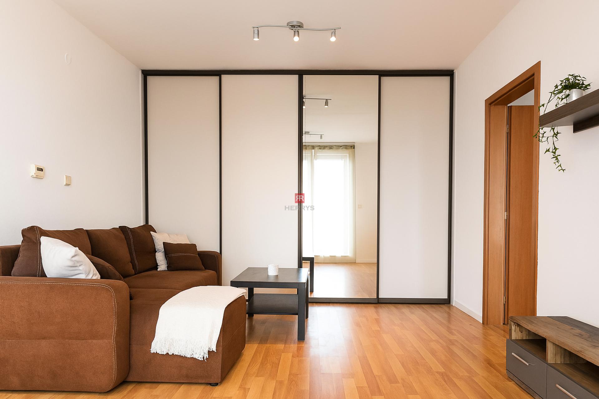 HERRYS - Na prenájom slnečný 2 izbový byt s veľkou loggiou a parkovacím státím PET FRIENDLY