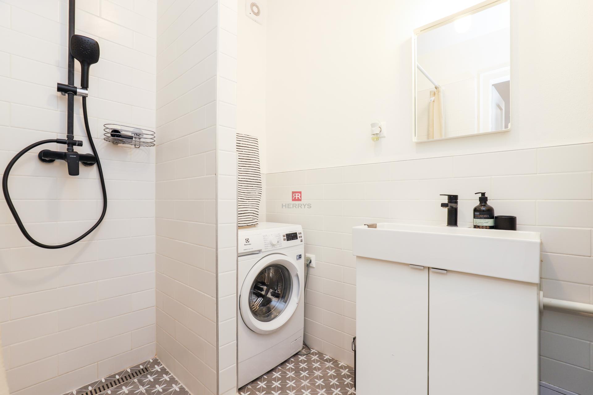 HERRYS - Na prenájom jedinečný 2-izbový byt s balkónom v&nbsp;tichej lokalite BA – Staré Mesto