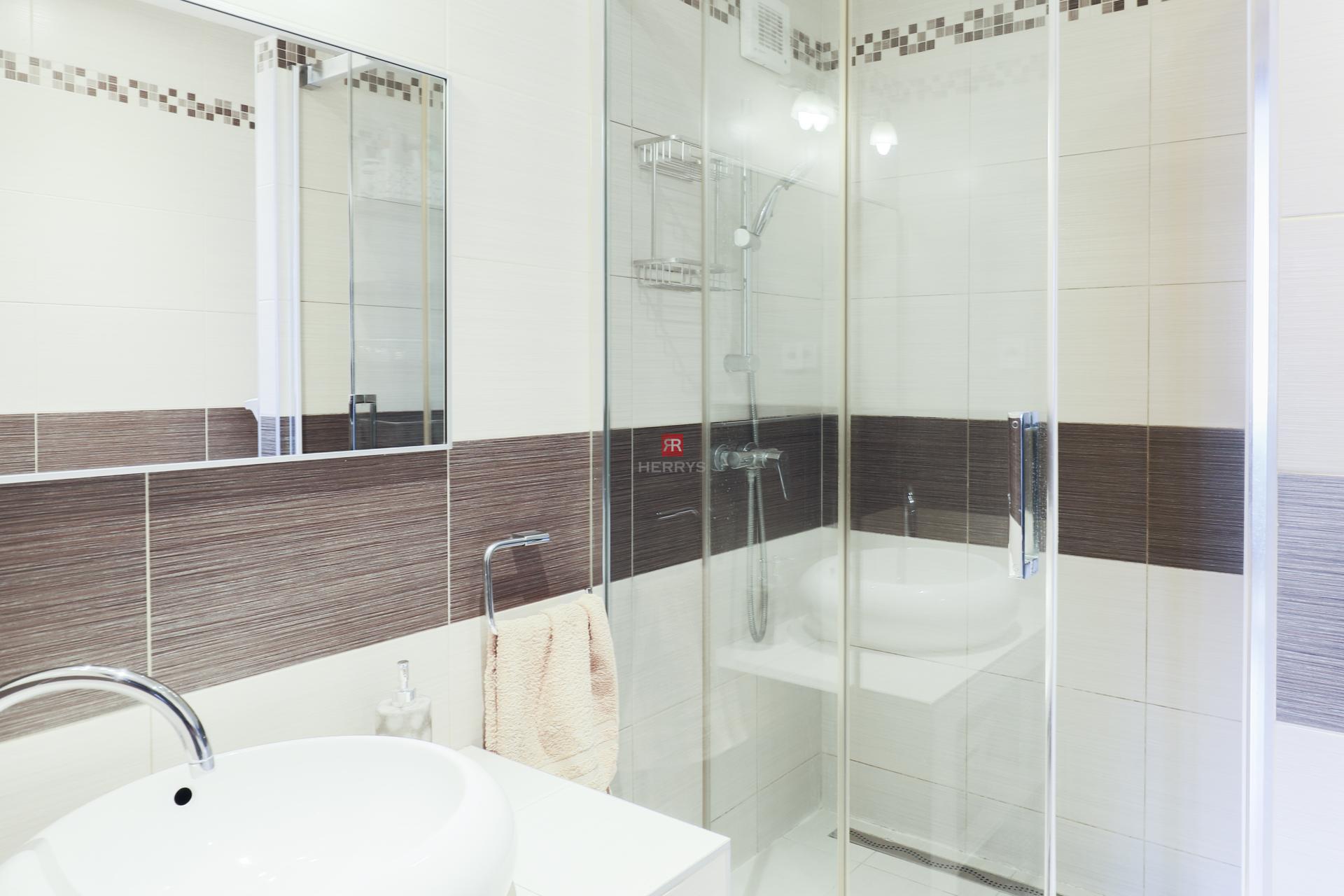 HERRYS – na prenájom priestranný 3-izbový byt s klimatizáciou a balkónom v Devínskej Novej Vsi