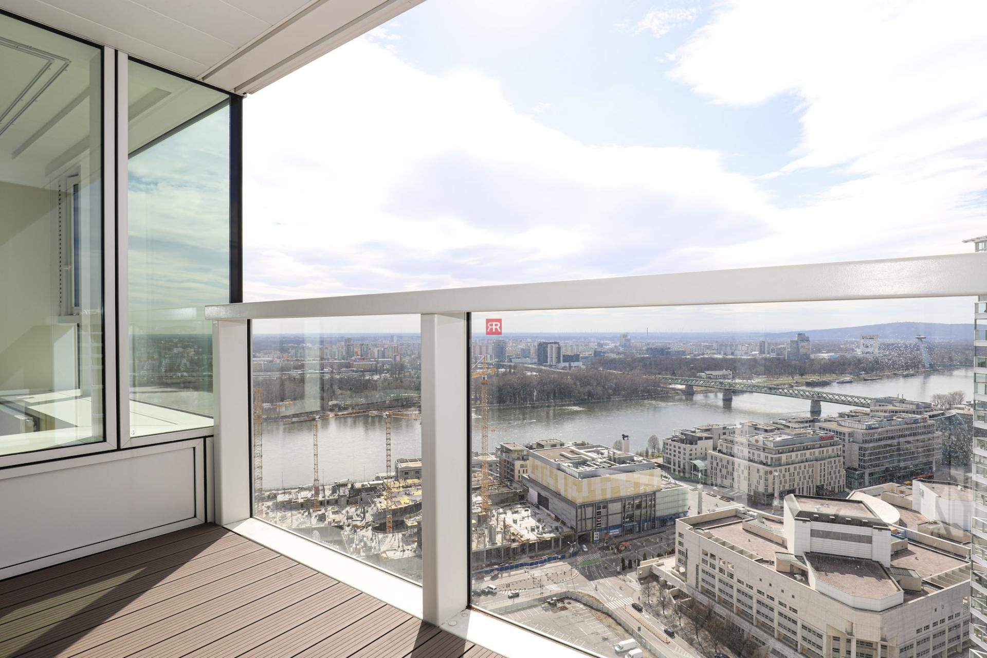 HERRYS - Na prenájom 3 izbový byt na 31. poschodí v Panorama City