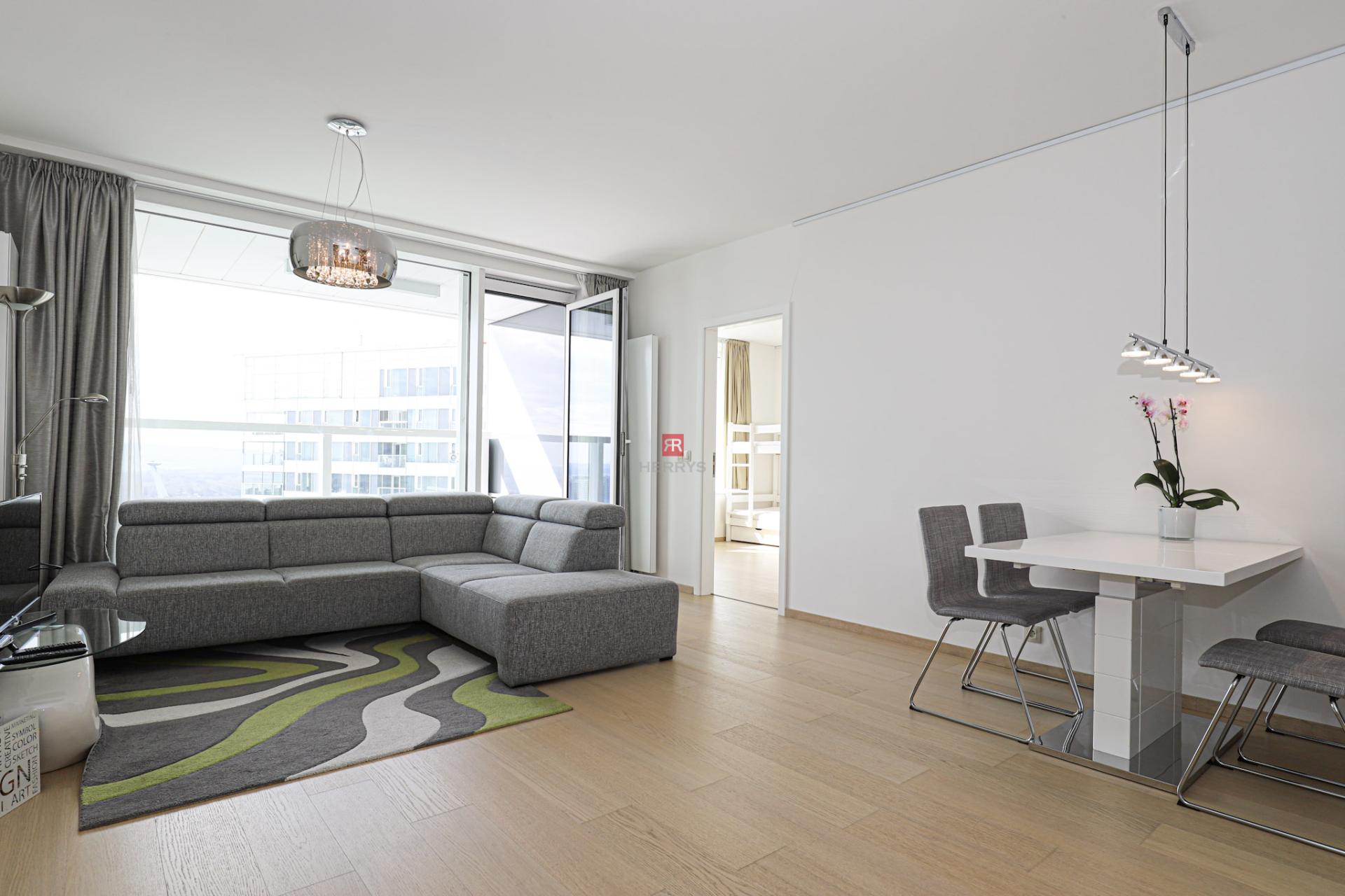 HERRYS - Na prenájom 3 izbový byt na 31. poschodí v Panorama City