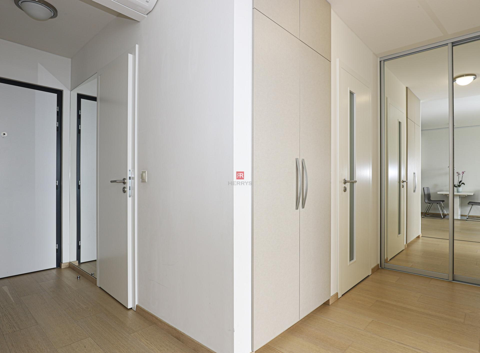 HERRYS - Na prenájom 3 izbový byt na 31. poschodí v Panorama City