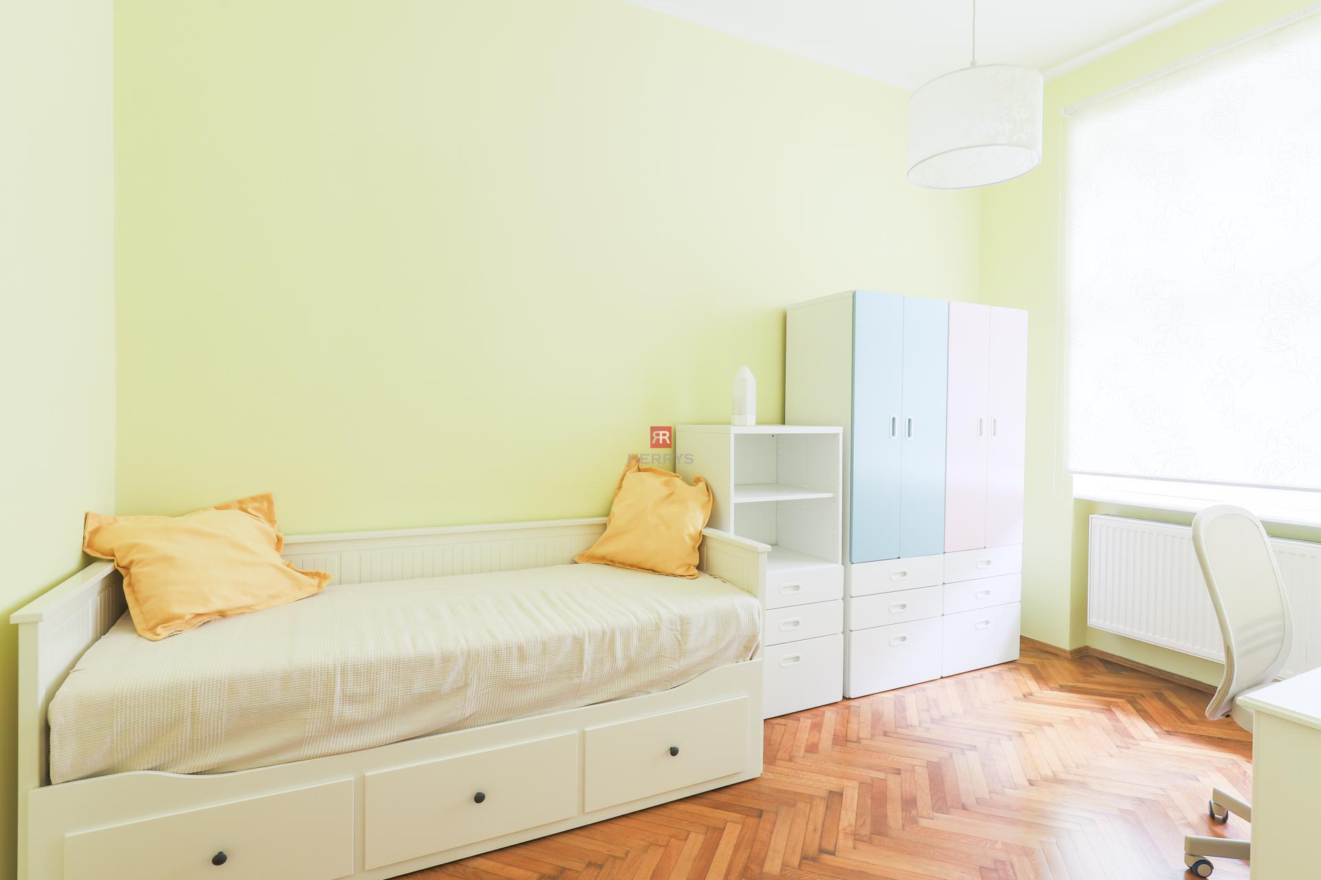 HERRYS – Na prenájom elegantný 3-izbový byt po kompletnej rekonštrukcii v historickom dome na ulici Fraňa Kráľa