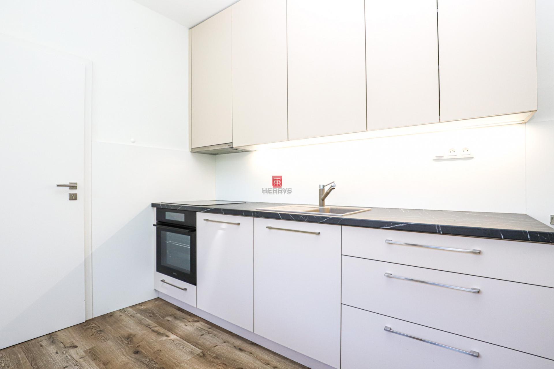 HERRYS - For sale spacious 3-room apartment with the possibility of converting into a 4-room apartment