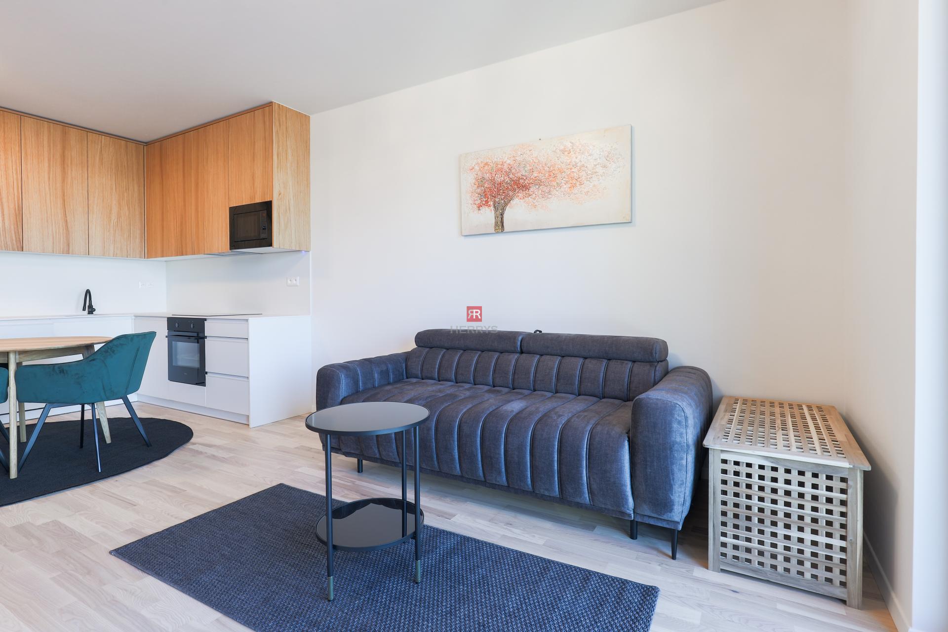 HERRYS - Na prenájom úplne nový, 1-izbový apartmán v projekte METROPOLIS, parking v cene
