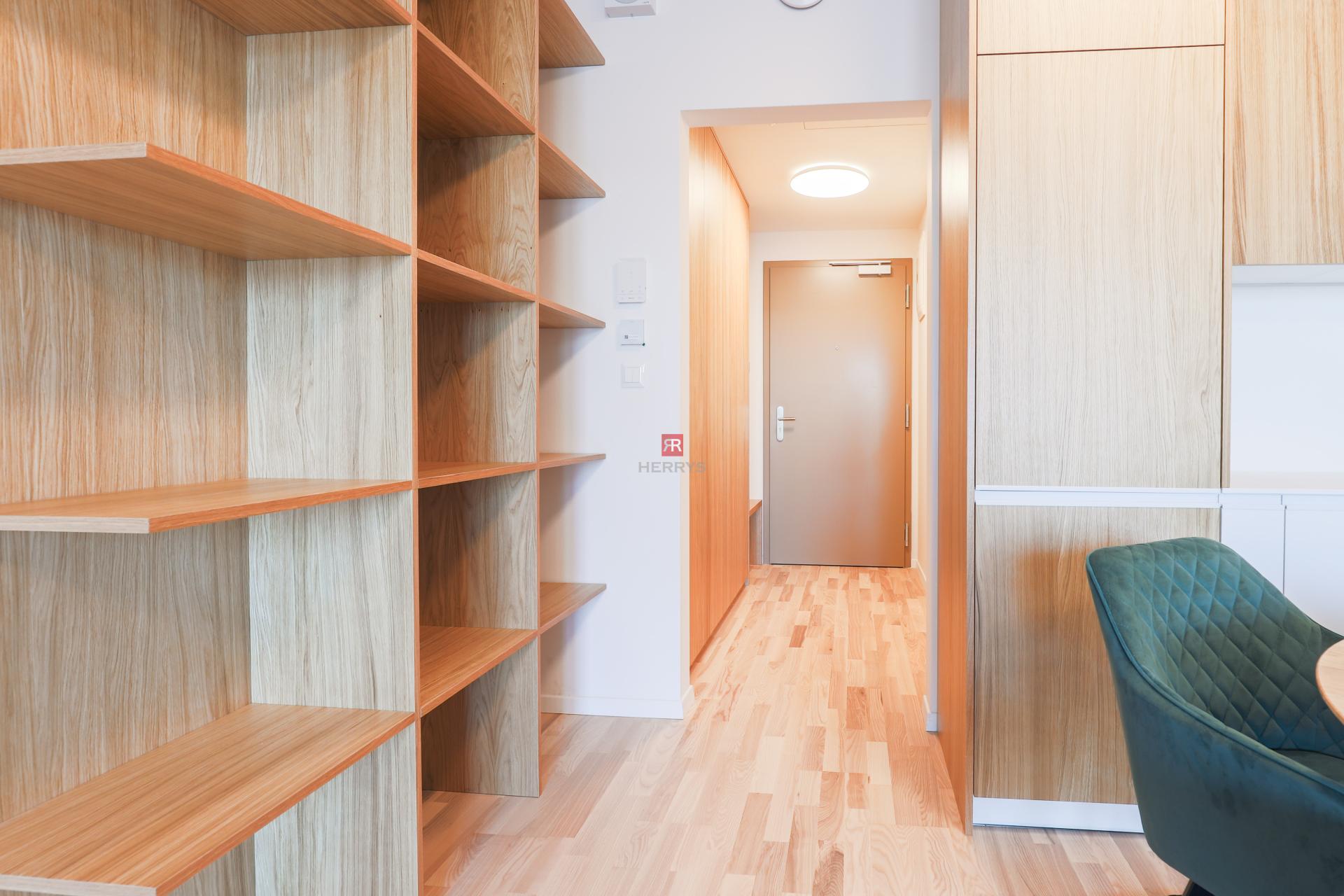 HERRYS - Na prenájom úplne nový, 1-izbový apartmán v projekte METROPOLIS, parking v cene