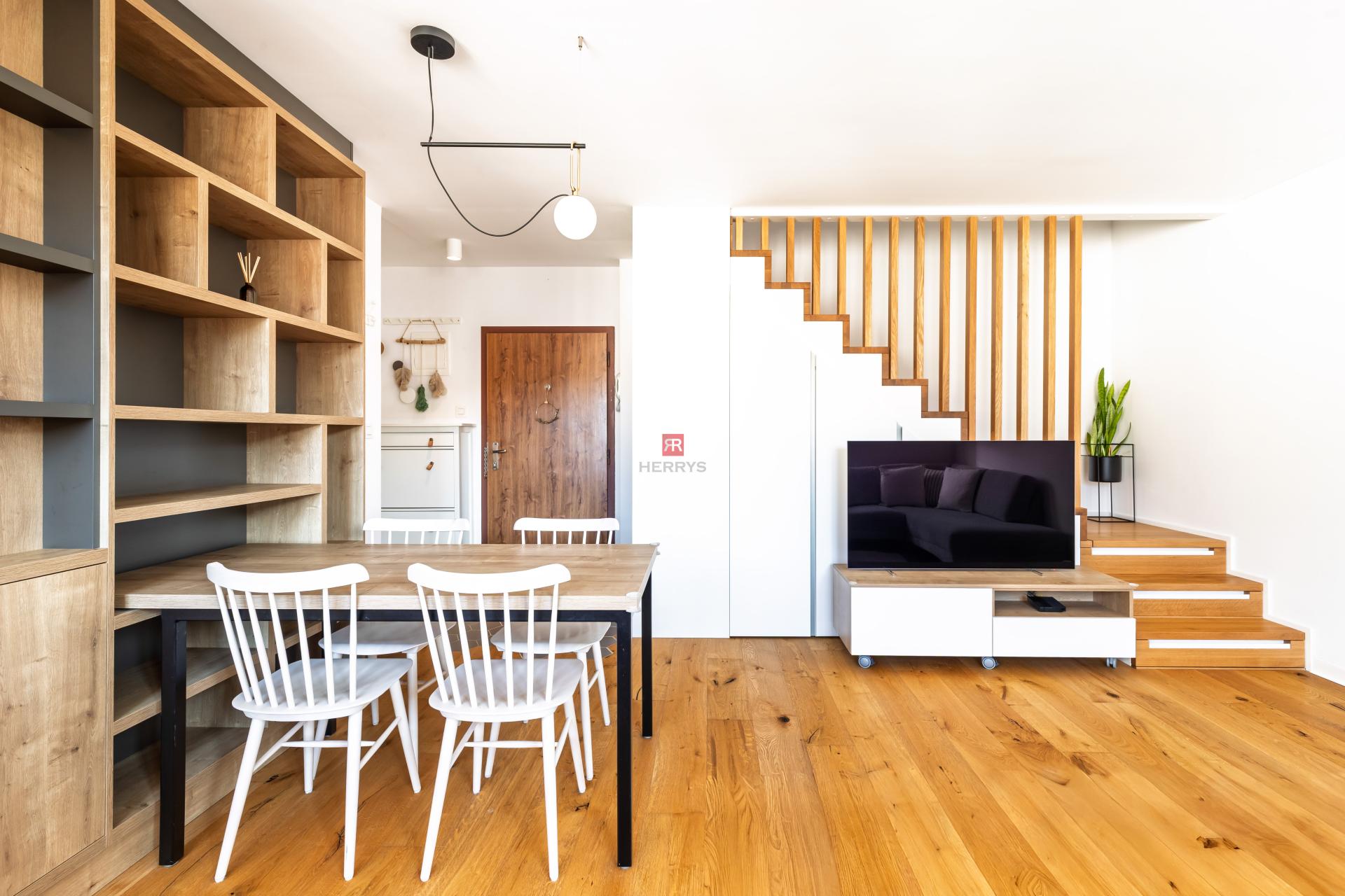 HERRYS – Beautiful 3-room apartment for sale after high-quality renovation on Zochova Street with a view of the castle