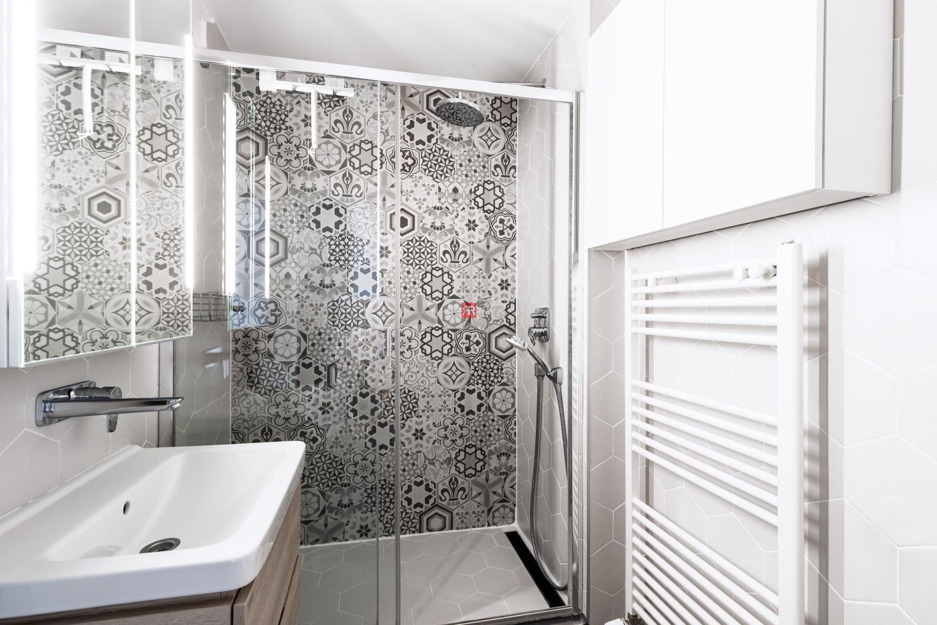 HERRYS – Beautiful 3-room apartment for sale after high-quality renovation on Zochova Street with a view of the castle