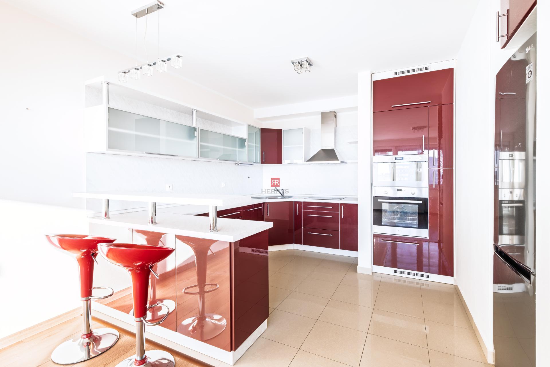 HERRYS - Na predaj priestranný 3-izbový byt na ulici Guothova, Kramáre