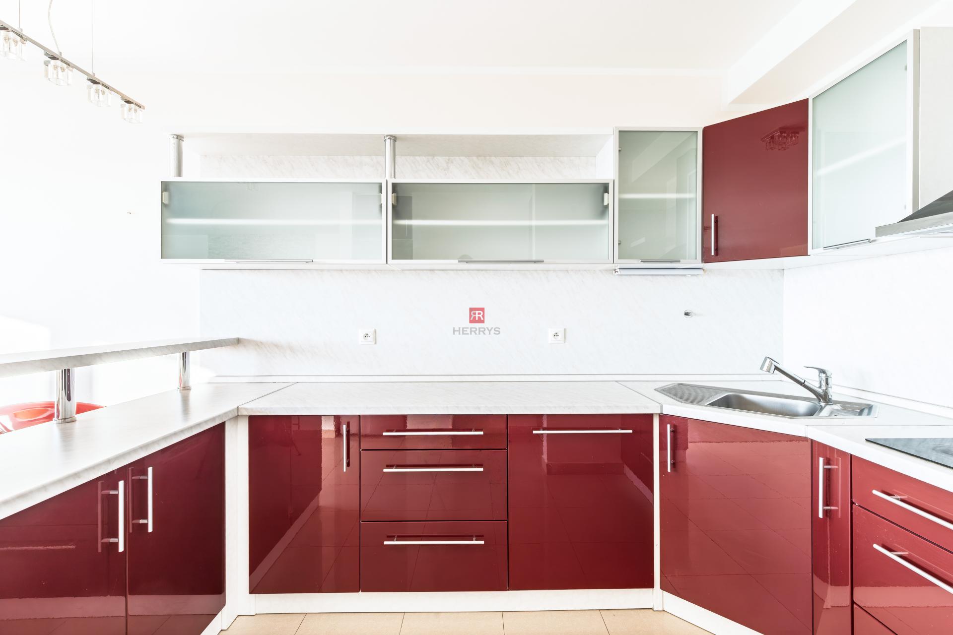 HERRYS - Na predaj priestranný 3-izbový byt na ulici Guothova, Kramáre