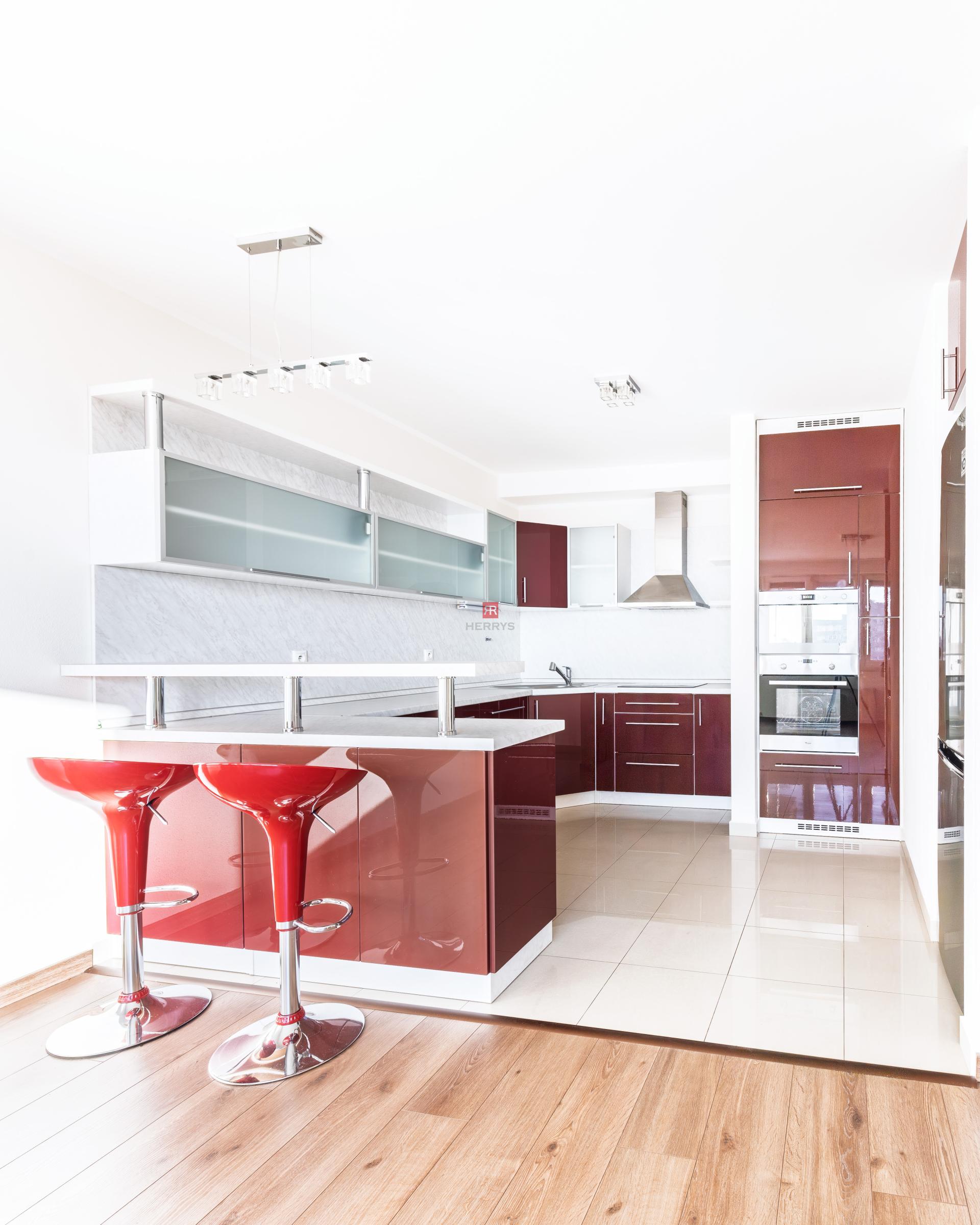 HERRYS - Na predaj priestranný 3-izbový byt na ulici Guothova, Kramáre