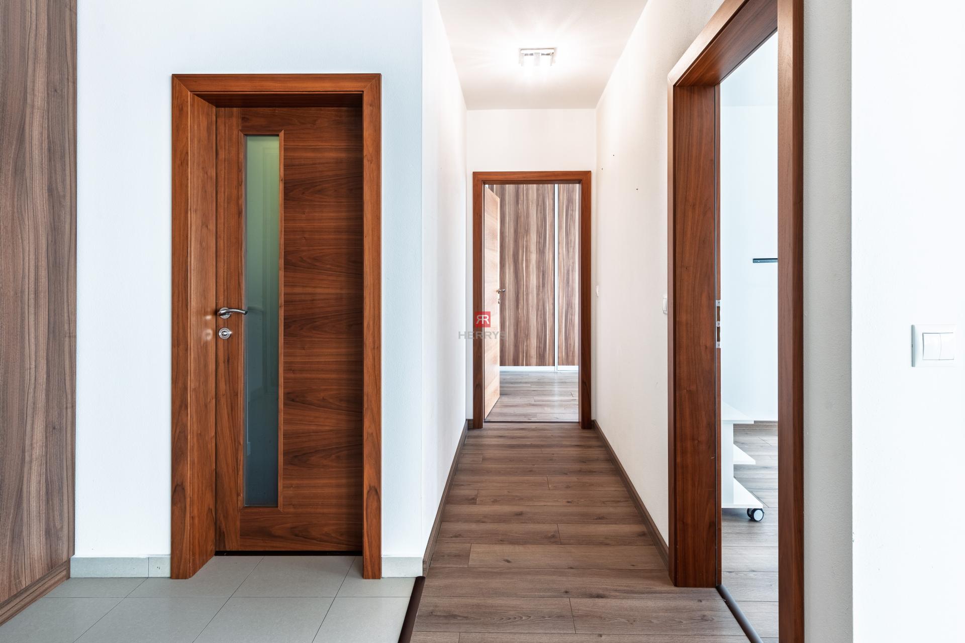 HERRYS - Na predaj priestranný 3-izbový byt na ulici Guothova, Kramáre